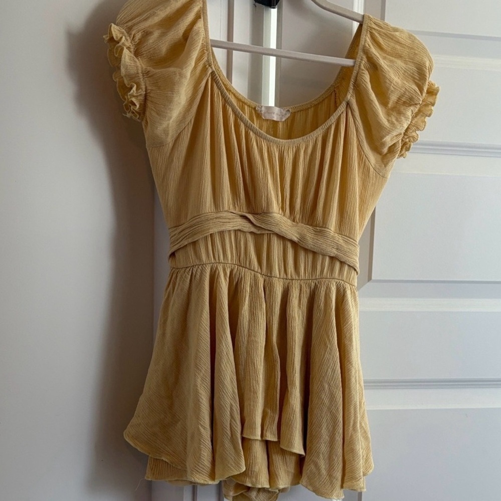 ALTAR’D STATE Hailey double layered romper size medium yellow gold flowy comfy